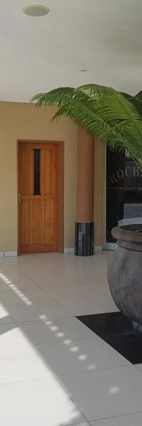 Rocha's Hotel，位于Oshakati的酒店