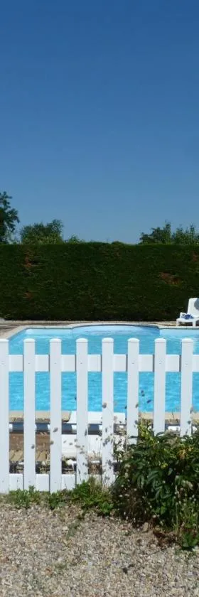LE CLOS D'EMELINE，位于Sainte-Terre的酒店
