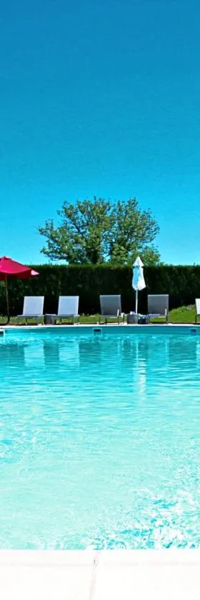 Hôtel Cosmos & Spa，位于孔特雷克塞维尔的酒店