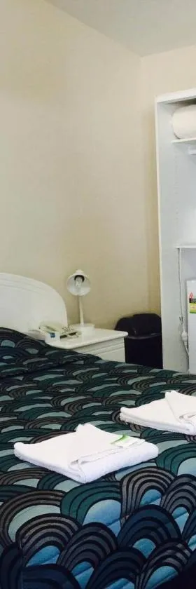 斯普林奥弗兰德汽车旅馆，位于Springsure的酒店