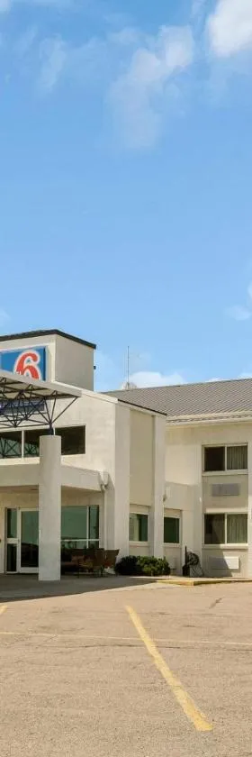 Motel 6-Big Springs, NE，位于Big Springs的酒店