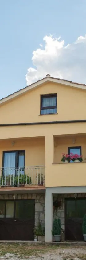 Apartment Tre Rose，位于Zvoneća的酒店