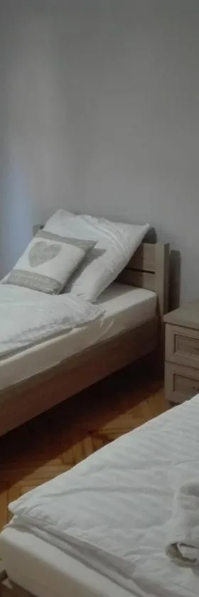 Hostel Grono，位于绿山城的酒店