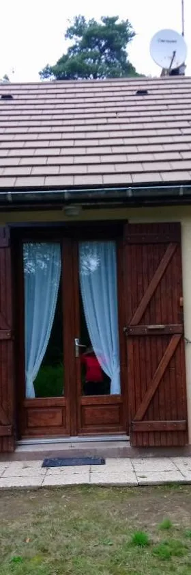 Maison Bord Du Lac，位于Marcillac-la-Croisille的酒店
