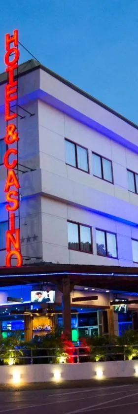 Hotel Elegance NV，位于帕拉马里博的酒店