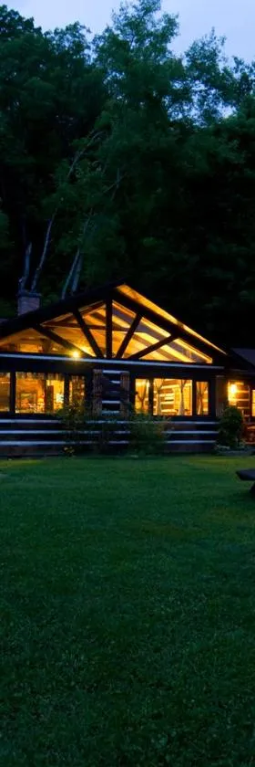 Creekwalk Inn Bed and Breakfast with Cabins，位于科斯比的酒店