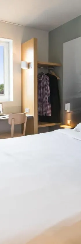 B&B HOTEL Angers 2 Université，位于博库泽的酒店