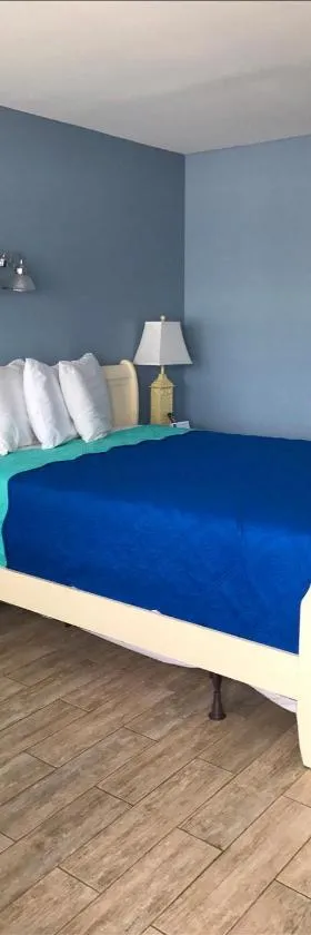 Pelican Point Motel，位于波因特普莱森特海滩的酒店