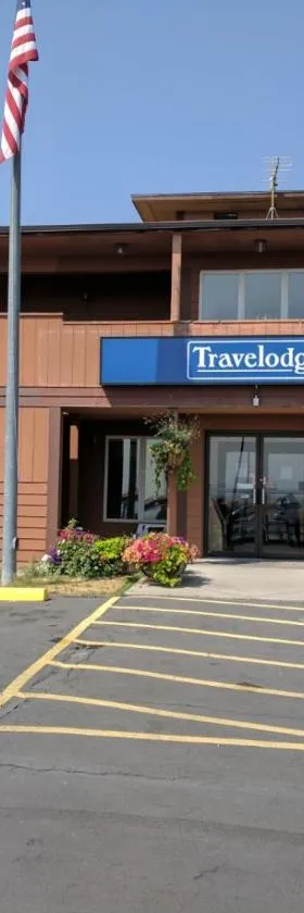 斯里福克斯旅程汽车旅馆，位于Three Forks的酒店