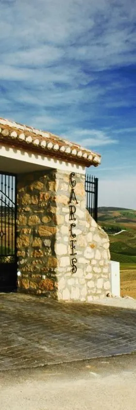 Apartamentos Turisticos Cortijo Garces，位于格拉纳达省阿拉马的酒店