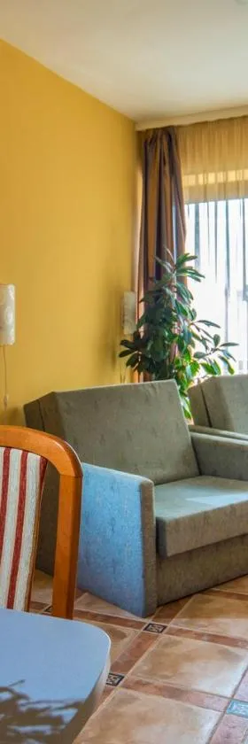 Duna Hotel，位于保克什的酒店