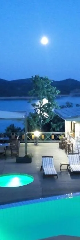仙女度假及会议酒店，位于尼奥楚里翁的酒店