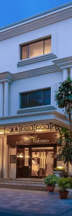 拉普诶斯珀尔提克萨罗瓦尔酒店，位于勒克瑙的酒店