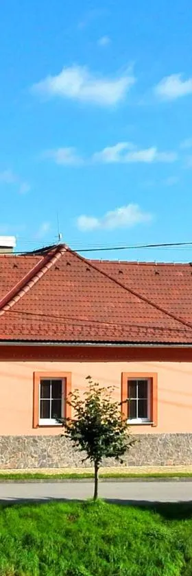 Ubytovanie Betty，位于Krásnohorské Podhradie的酒店