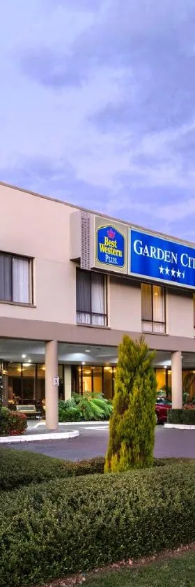 Garden City Hotel, Best Western Signature Collection，位于堪培拉的酒店