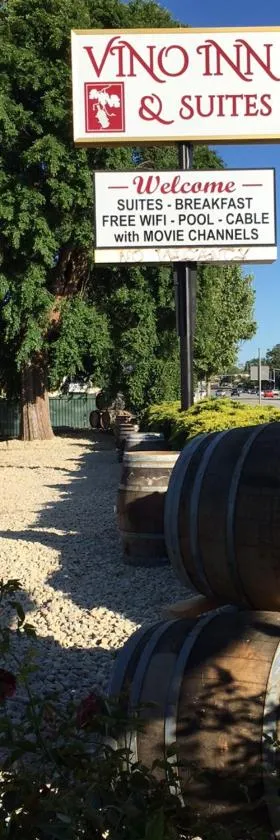 维诺套房旅馆，位于阿塔斯卡德罗的酒店