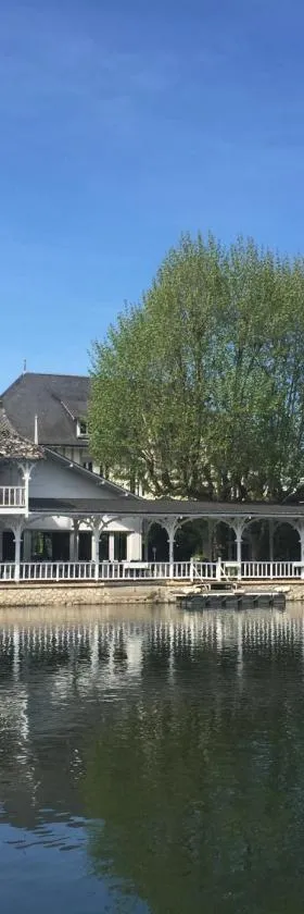 Hotel Restaurant Pavillon Bleu，位于奥利韦的酒店