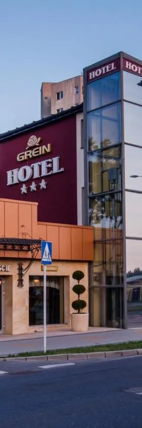 格莱恩酒店，位于热舒夫的酒店