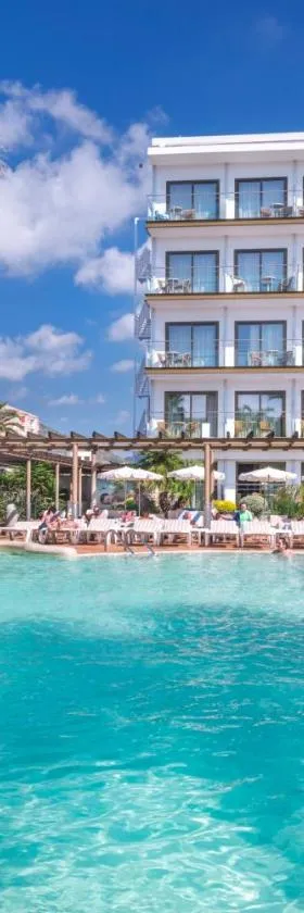Sumus Hotel Stella and Spa 4S Adults Recommended，位于皮内达德马尔的酒店