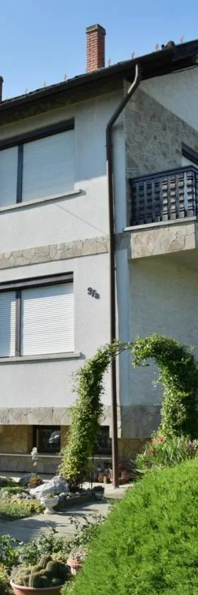 Pesti Vendégház Zalalövő，位于Zalalövő的酒店