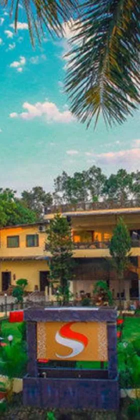 Hotel Saroj Sagar，位于Sāgar的酒店