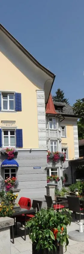 Hotel Krone，位于施伦斯的酒店
