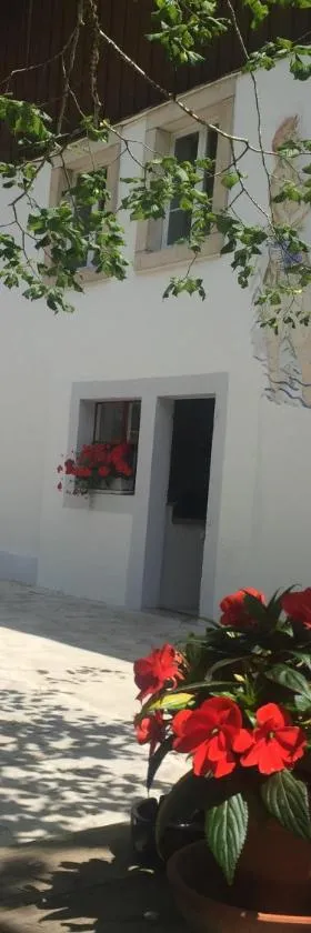 伯格旅馆，位于Le Noirmont的酒店