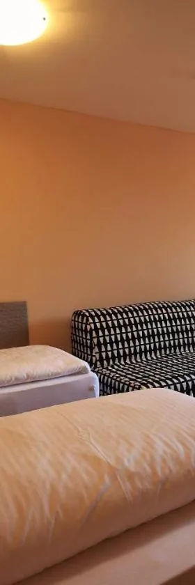 U Admirala，位于克拉德诺的酒店
