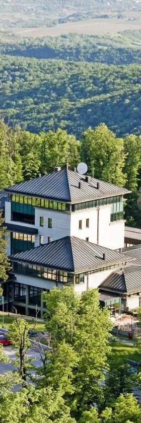 Hotel Norcev，位于Grgeteg的酒店