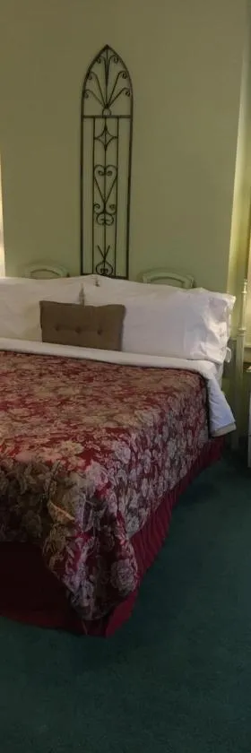 The Courtland Hotel & Spa，位于Fort Scott的酒店