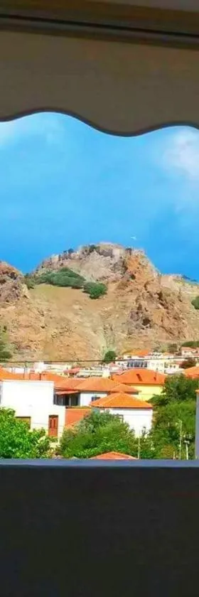 Kostas Studios Apartments - Ενοικιαζόμενα δωμάτια με κουζινάκι，位于米里纳的酒店