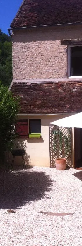 Gite Vezelay，位于Chamoux的酒店