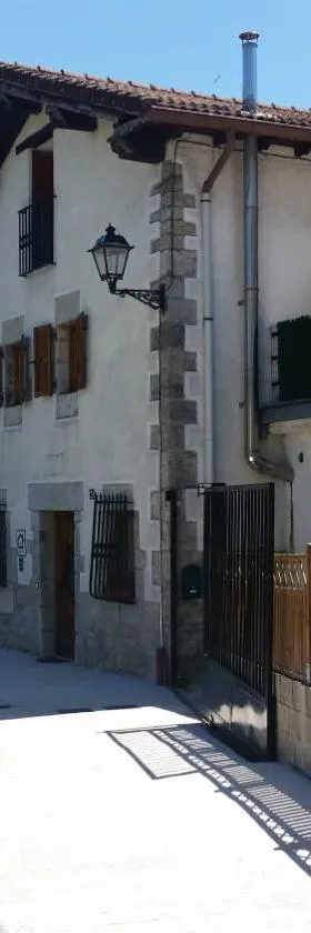Casa Rural Zubiarena，位于Satrústegui的酒店