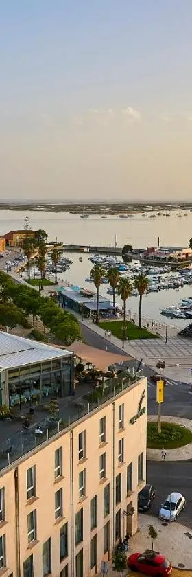Occidental Faro，位于法鲁的酒店
