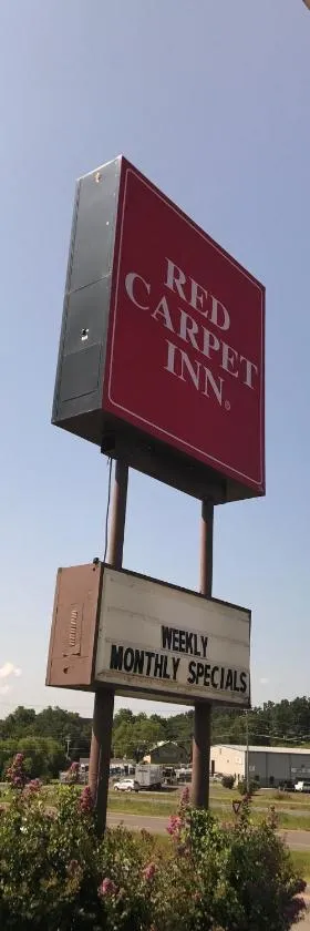Red Carpet Inn，位于温泉城的酒店