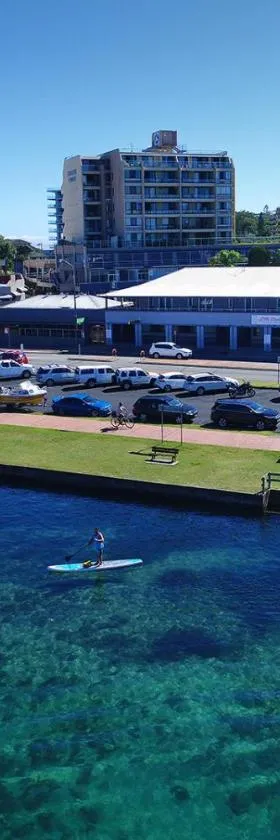 Lakes and Ocean Hotel Forster，位于福斯特的酒店