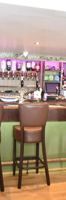 The Red Lion，位于卡迪根的酒店