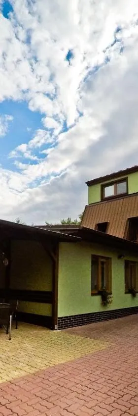 尤克劳馥退休金酒店，位于Kurdějov的酒店