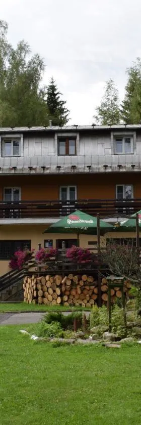 Penzion Gaudeamus，位于米奥维的酒店