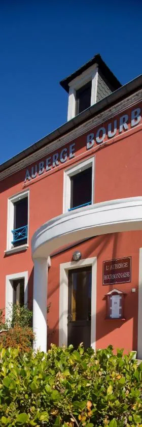 Logis L'Auberge Bourbonnaise，位于Saint-Yorre的酒店