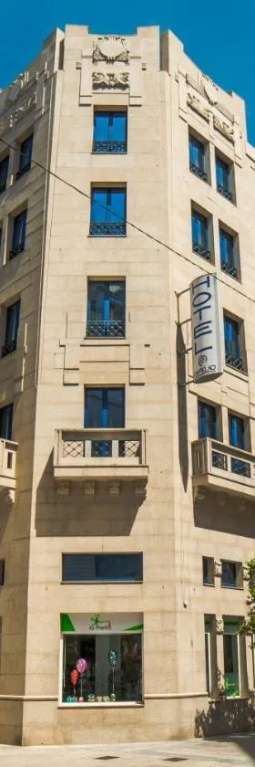 Hotel Alda Castelao，位于维拉加尔西亚·德·阿劳萨的酒店