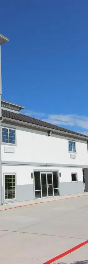 Scottish Inns & Suites Atascocita，位于亨博尔的酒店