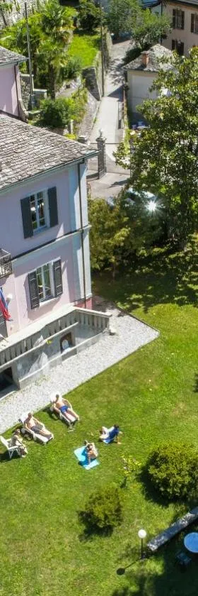 Wild Valley Hostel - Villa Edera，位于Auressio的酒店