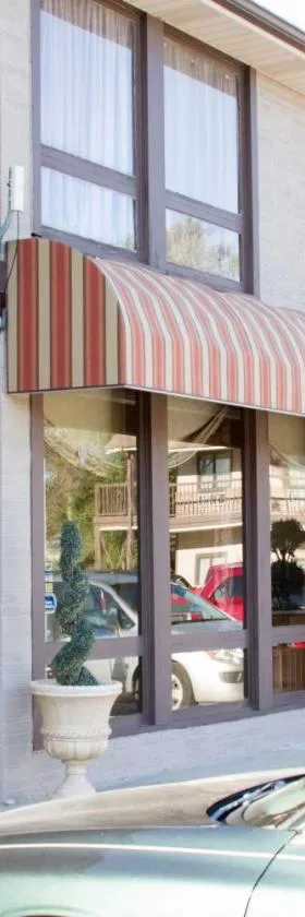 Cottonwood Inn & Suites，位于Phillipsburg的酒店