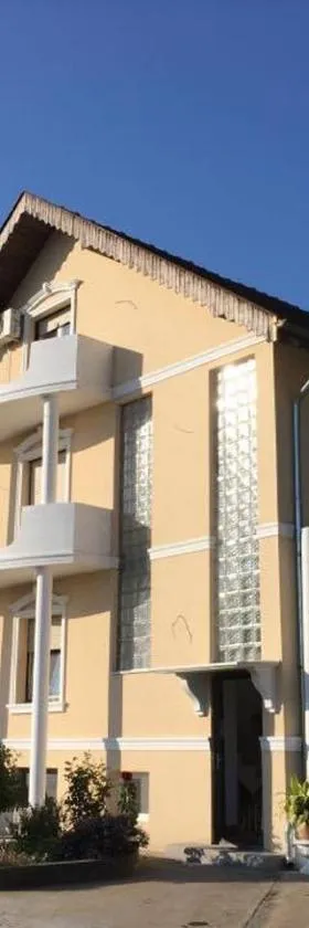 B&B Villa Pipacs，位于Feketić的酒店