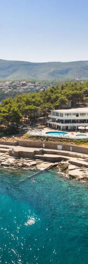 Fontana Resort，位于耶尔萨的酒店