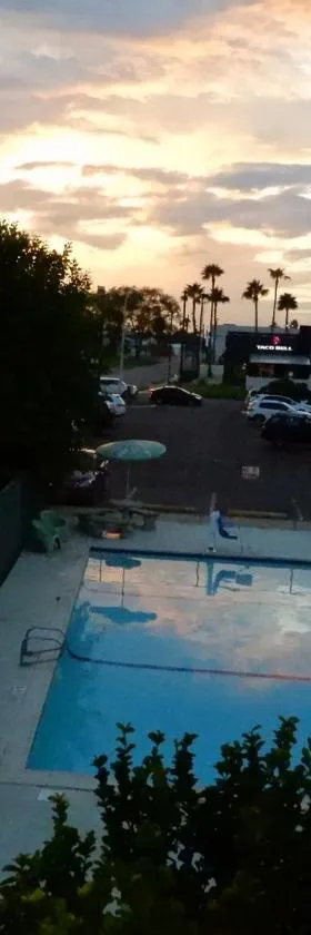 Siesta Inn McAllen，位于麦卡伦的酒店