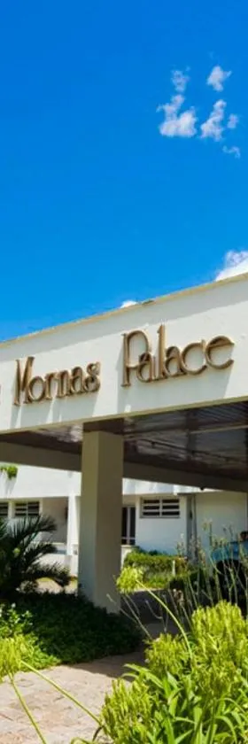 Aguas Mornas Palace Hotel，位于圣阿马鲁-达因佩拉特里斯的酒店