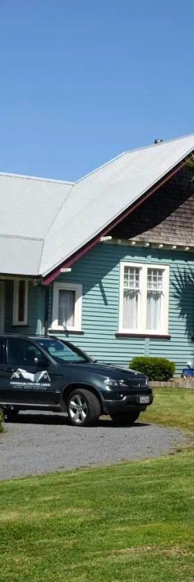 Connemara Country Lodge，位于Awhitu的酒店