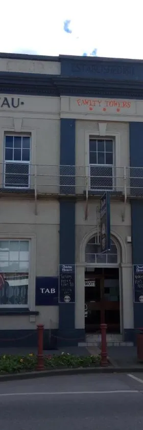 Otautau Hotel，位于Otautau的酒店
